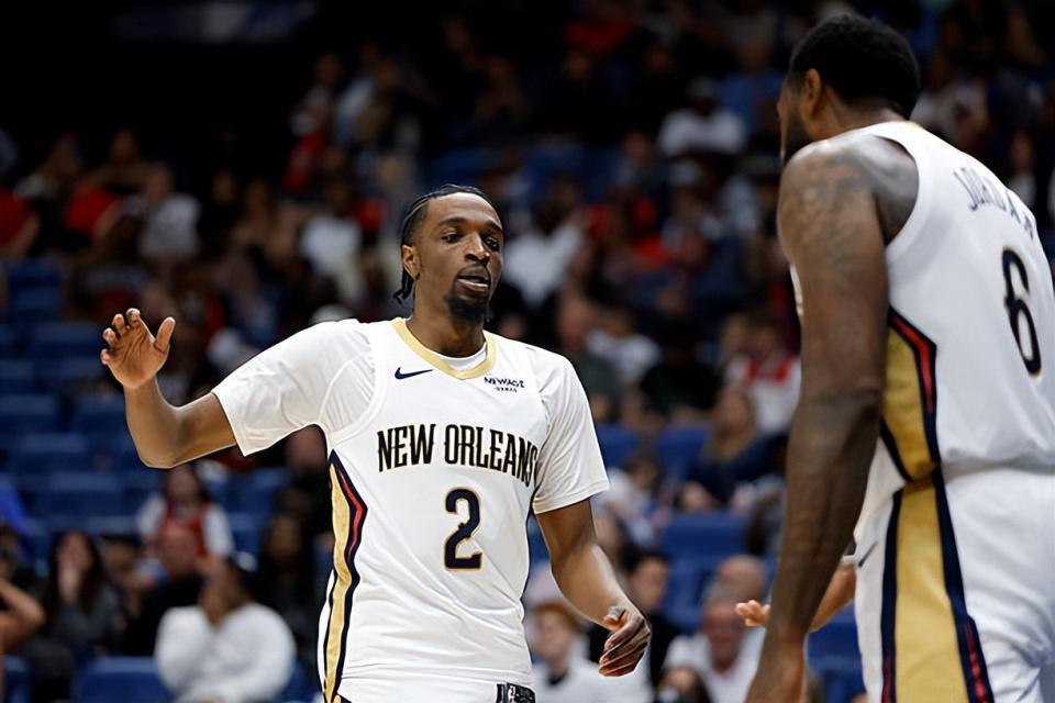 欧冠官网app下载-防守能力确实出色，但鹈鹕侧翼大闸受制于糟糕的投篮只能打中锋？